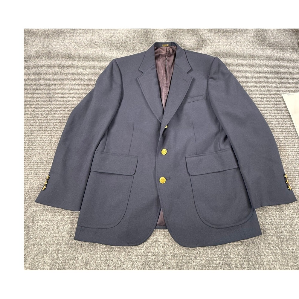 Orvis Blazer Mens 42S Navy Blue EUC Three Button Gold Crest Patch Pocket USA